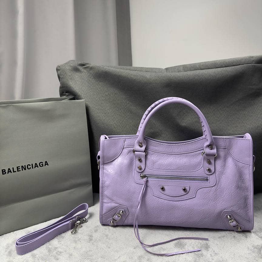 Moto Bag Cracked Leather-12